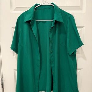 Woman’s Green Short Sleeve Shirt